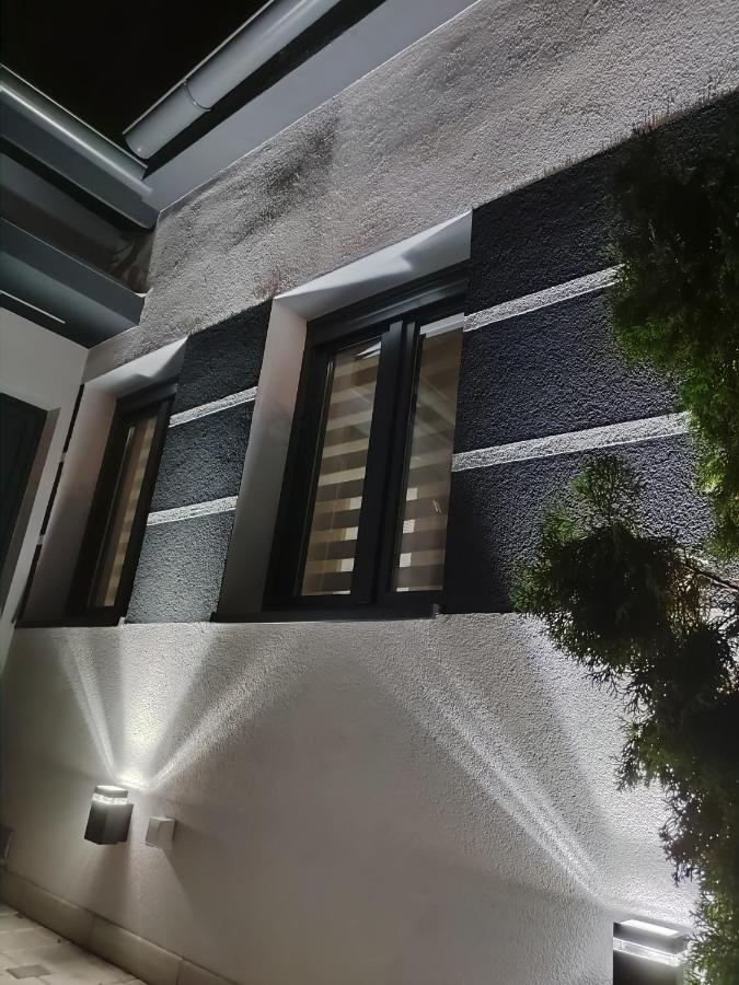 Rubikon Free Parking Apartmani Dusanovac Exterior photo